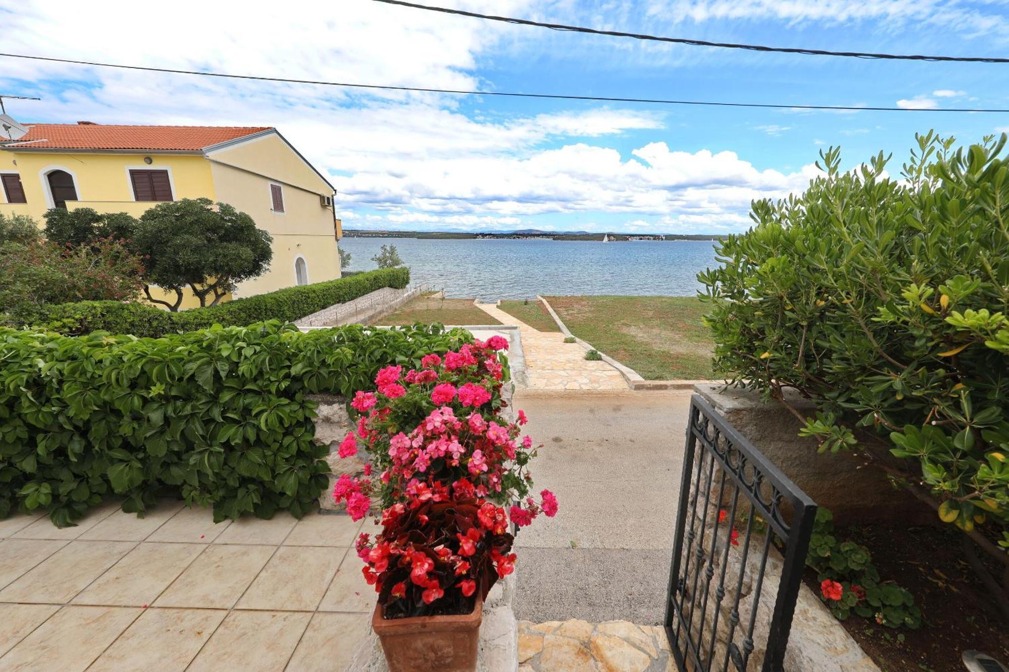 Apartment Blazenka - 20M From The Sea Tkon Extérieur photo